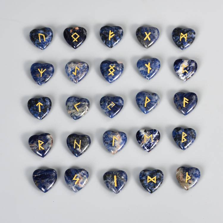 Love Guidance – Heart-Shaped Germanic Runes Set (24+1 Pieces)