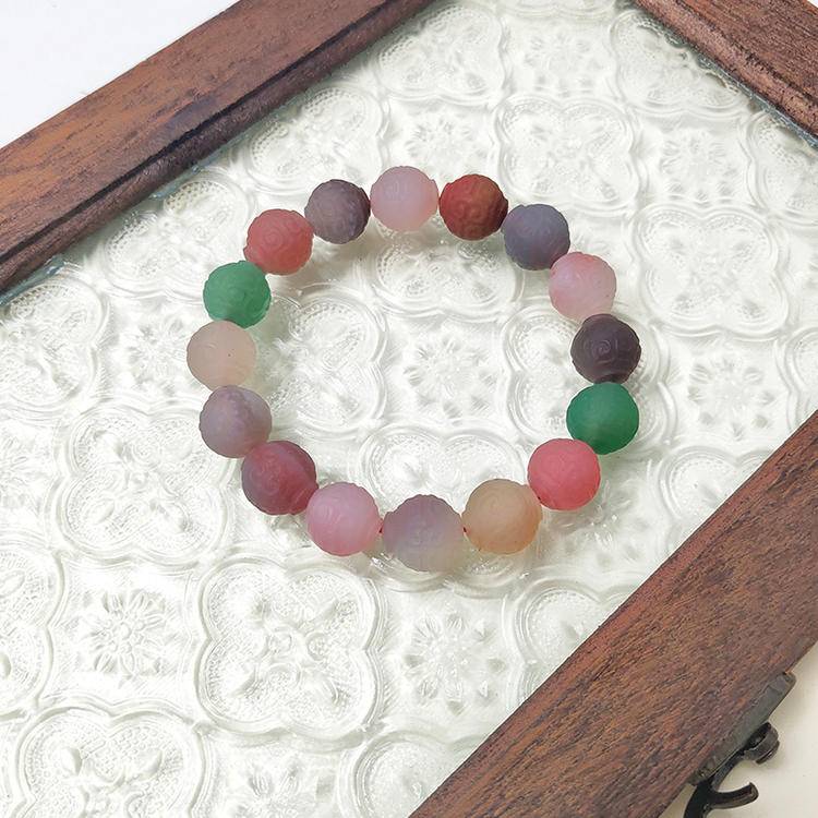 Inner Serenity Yanyuan Agate Floating Floral Engraving Bracelet