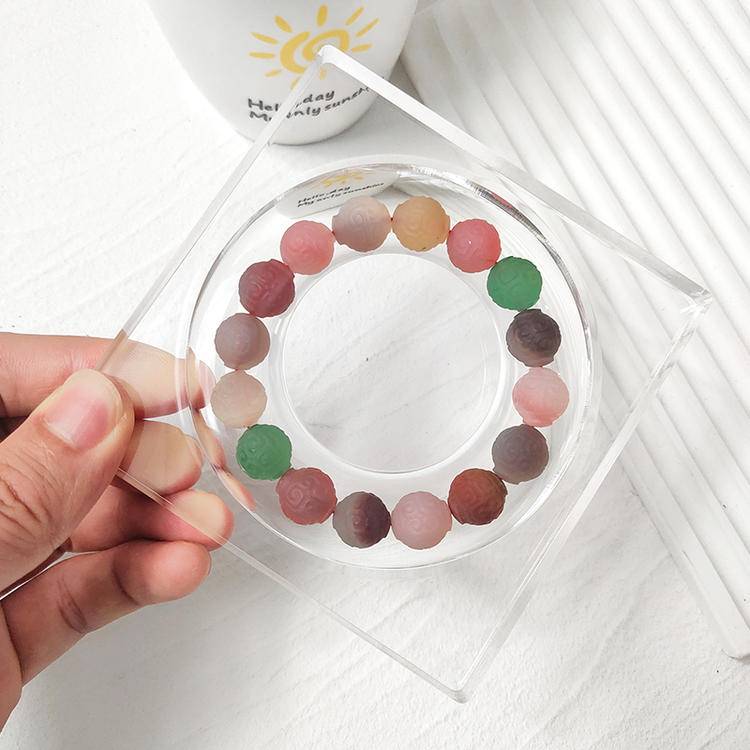 Inner Serenity Yanyuan Agate Floating Floral Engraving Bracelet